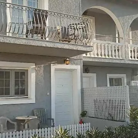 Residents Ionian アルゴストリオン