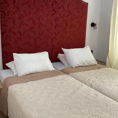 Residents Ionian アパートホテル 4*