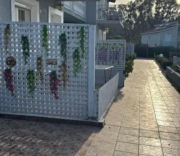 Residents Ionian